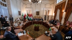 ཨི་ཅིབ་དང་། སོ་ཌི་ཨ་རབ། ཇོར་ཌན། ཁ་ཐར་སོགས་ཀྱིས་ཚོགས་འདུ་འཚོག་བཞིན་པ།