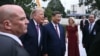 Перед зустріччю президента США Дональда Трампа з президентом Китаю Сі Цзіньпіном сенатори США від обох партій закликали Трампа ввести санкції, щоб обмежити підтримку Китаєм Росії. "Китай - це арсенал та банкомат Путіна. Закрийте і те, і інше", - пишуть сенатори.