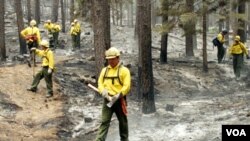 Más de 12.500 residentes han sido evacuados mientras que unas 30 estructuras fueron consumidas por las llamas.