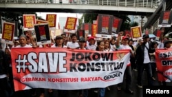 FILE - Protesters in Jakarta rally in Feb. 2015 in support of General Budi Gunawan as national police chief, despite allegations of corruption. 