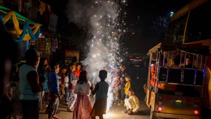 Use of firecrackers renews air pollution debate in India ahead of Diwali