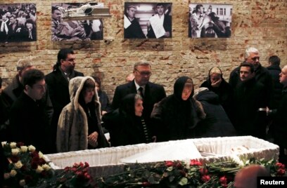 Mourners Pay Last Respects to Russian Opposition Leader