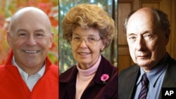 Peraih penghargaan World Food Prize, dari kiri ke kanan: Robert T. Fraley dan Mary-Dell Chilton dari Amerika Serikat, dan Marc Van Montagu dari Belgia. (AP/The World Food Prize Foundation)