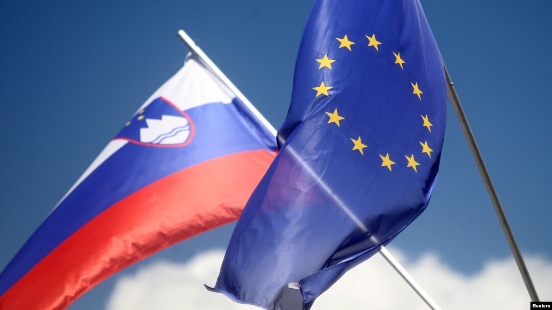 Zastave Slovenije i EU