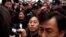 朝鲜公民李钟哲2017年3月4日抵达中国北京机场后被媒体包围。