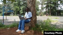 Un étudiant burundais à Bujumbura, Burundi, le 25 février 2012.