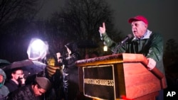 Larry Cohen du mouvement #Resistance le 28 février 2017, dans le parc Lafayette devant la Maison Blanche à Washington. 