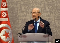 Tổng thống Tunisia Beji Caid Essebsi nói 'Tôi muốn người dân Tunisia hiểu rằng chúng ta đang có chiến tranh với bọn khủng bố'.