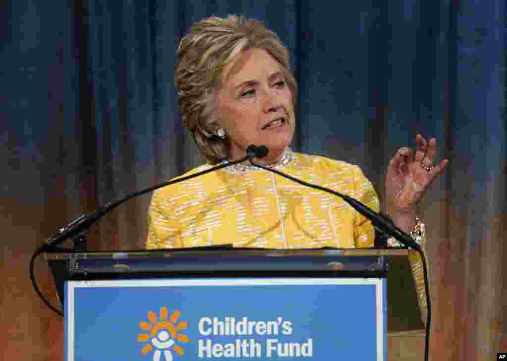 Hillary Clinton prononce un discours pour le Fonds de la santé de l&#39;Enfant, New York, 23 mai 2017. &nbsp;