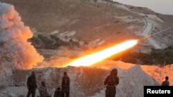 Serhildayên Sûrîyê li Halfaya ya Hama roketê difirînin ser hêzên hikûmeta Sûrîyê, 2016