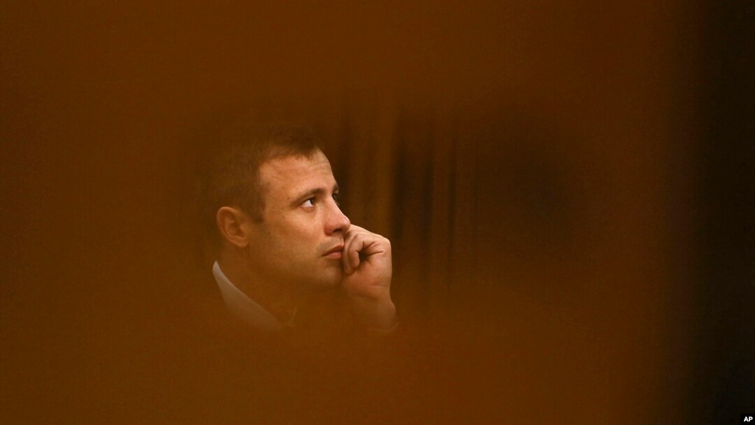 Oscar Pistorius dalam sebuah sidang di Pretoria, Afrika Selatan. (Foto: Dok)