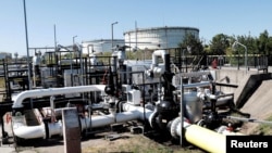 사즈할롬바타에 위치한 헝가리 MOL 그룹 다뉴브 정유소의 헝가리와 러시아를 잇는 드루즈바 송유관의 모습.