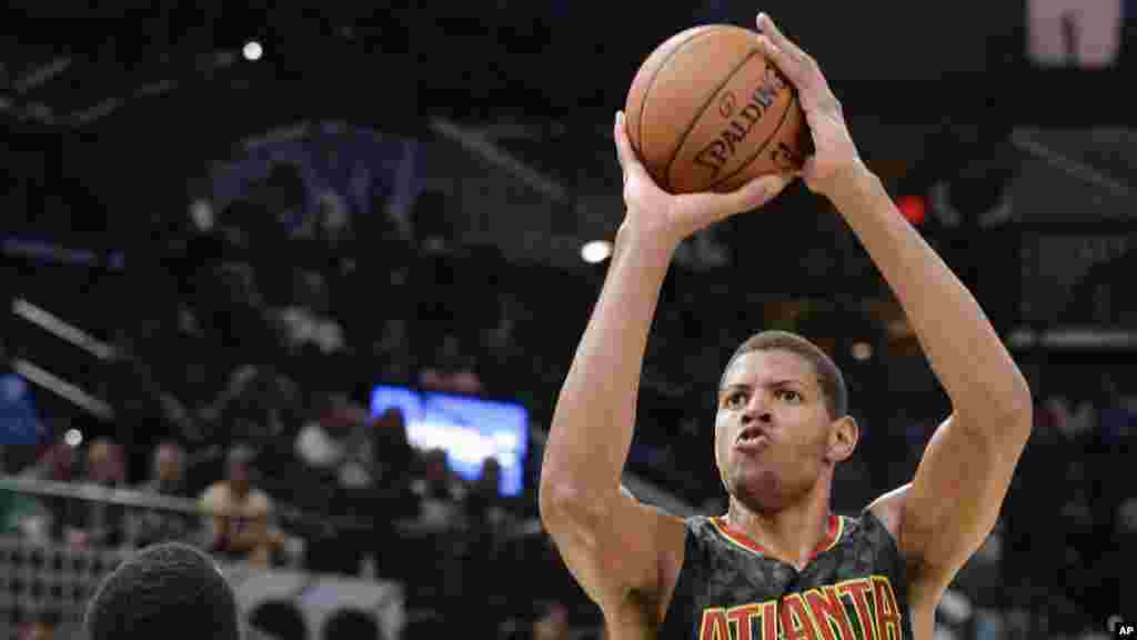 Walter Samuel Tavares,est un joueur cap-verdien de basket-ball. Il évolue au poste de pivot pour les Atlanta Hawks.