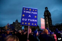 Aksi protes di Parliament Square, London, 15 Januari 2019. (Foto: dok)