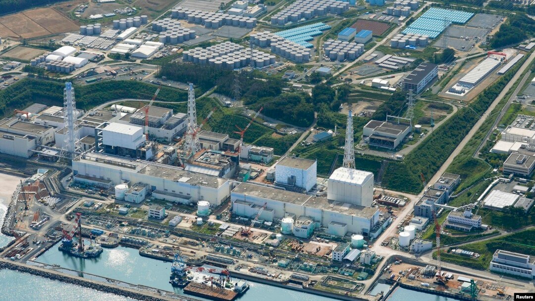 Foto udara fasilitas PLTN Daiichi di Fukushima, Jepang dan bak-bak penampungan air terkontaminasi radioaktif, 31 Agustus 2013 (Foto: dok).