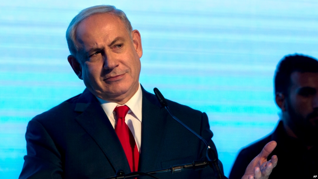 PM Israel Benjamin Netanyahu menyangkal tuduhan korupsi terhadapnya. 