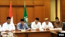 Nahdhatul Ulama bersama 10 organisasi Islam lainnya jumpa pers di kantor PBNU, Jumat (19/4) meminta semua pihak bersabar menunggu hasil rekapitulasi sedang dilakukan oleh Komisi Pemilihan Umum (KPU). (Foto: VOA/Fathiyah)