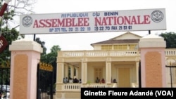 L'Assemblée nationale béninoise à Cotonou, le 21 mars 2019. (VOA/Ginette Fleure Adandé)