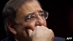 ABD Savunma Bakanı Panetta Afganistan'da