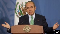 El presidente mexicano Felipe Calderón y su Partido de Acción Nacional (PAN) pidieron que se investigue las irregularidades de las pasadas elecciones presidenciales.