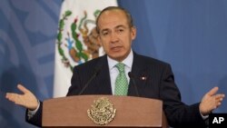 El expresidente Felipe Calderón fue demandado ante La Haya por un exgobernador mexicano del PRI.