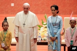Pope Francis meets Myanmar's leader Aung San Suu Kyi at the International Convention Centre of Naypyitaw, Myanmar, Nov. 28, 2017.