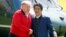 美國總統特朗普2019年5月26日抵達東京東面的千葉縣茂原市的茂原鄉村俱樂部打高爾夫球，受到日本首相安倍晉三的歡迎。