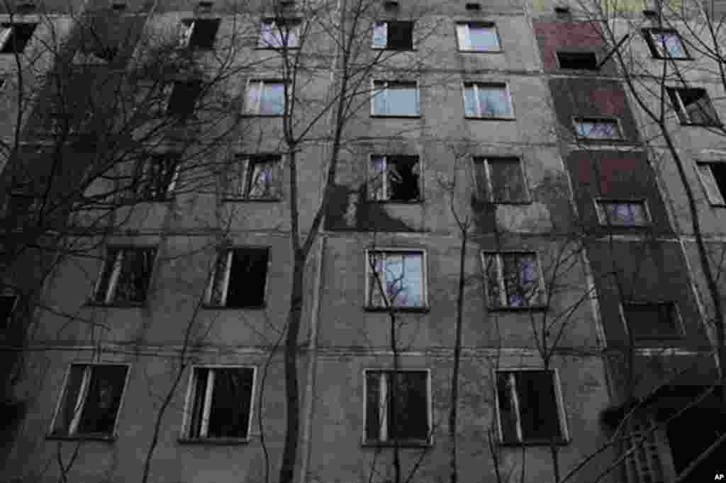 Abandoned homes in the city of Pripyat. Authorities at Chernobyl say people were evacuated and forced to abandon their homes 24 hours after the explosion. (VOA Photo/D. Markosian)