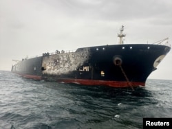 تصویری از نفت‌کش عظیم آسیب‌دیده کویتی پس از حمله امروز