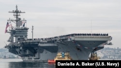 资料照片：美国海军尼米兹级核动力航空母舰“亚伯拉罕·林肯”号。