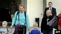 People evacuated from Egypt at the Larnaca, Cyprus airport, January 31 2011