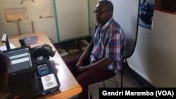 Mumwe achinyoresa kuvhota pasi pechirongwa cheBVR kudunhu reMasvingo