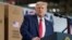 Tổng thống Donald Trump phát biểu tại xưởng sản xuất máy rửa chén của công ty Whirlpool, ở Clyde, Ohio, ngày 6/8/2020.