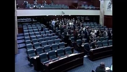 Македонија - Парламентот се распушти