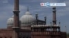 Manchetes mundo 3 abril: Na Índia, as mesquitas estão encerradas devido ao coronavírus