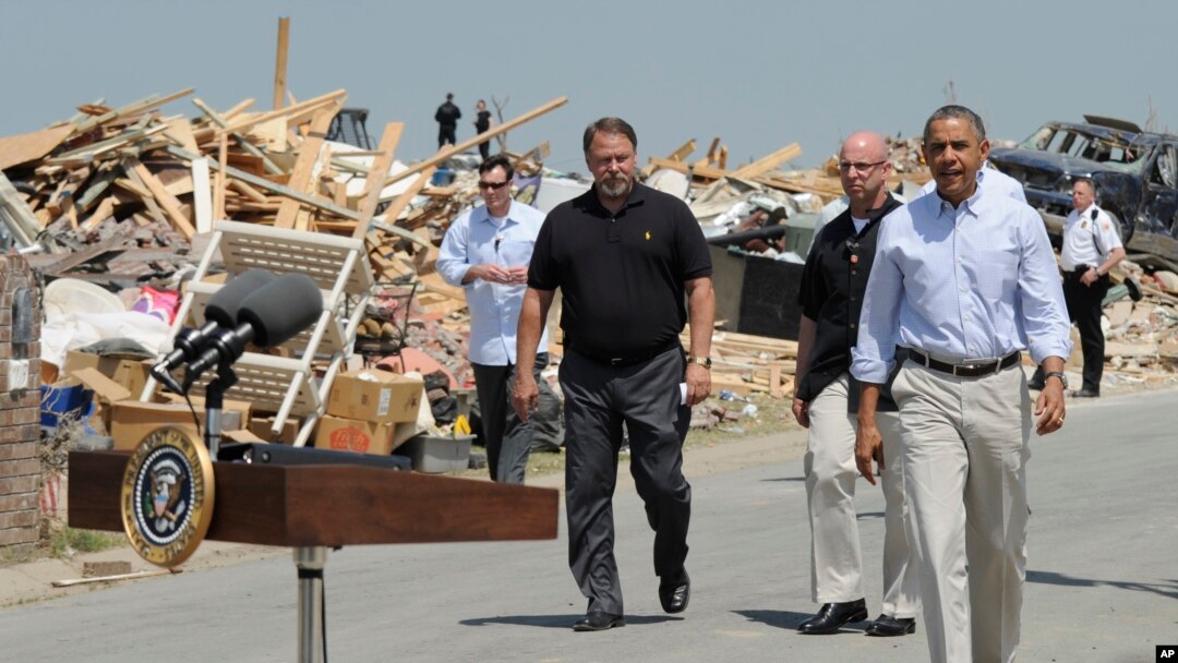 Tổng thống Obama tới thăm thành phố Vilonia bị lốc xoáy tàn phá, 7/5/2014.