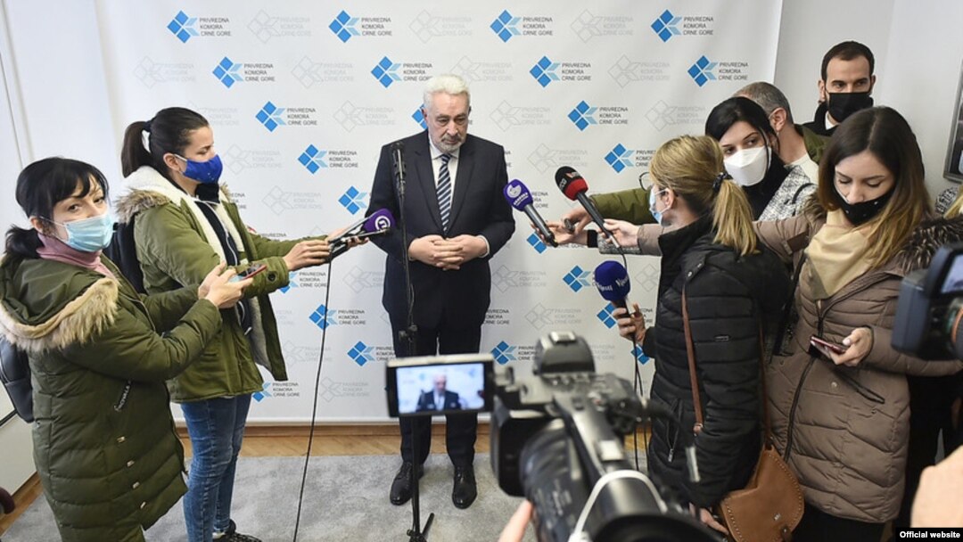 Crnogorski premijer Zdravko Krivokapić odgovara na pitanja novinara ( Foto: S. Matic/Vlada Crne Gore, rtcg.me)