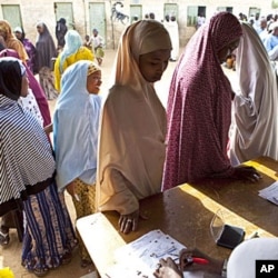 Des femmes votant à Kano