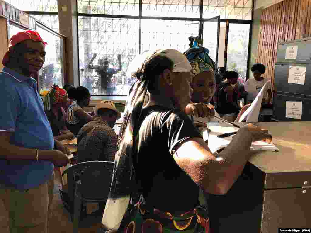 Preparativos para a vota&#231;&#227;o em Pemba, prov&#237;ncia de Cabo Delgado. Mo&#231;ambique vai a elei&#231;&#245;es a 15 de Outubro