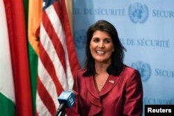 Duta Besar AS untuk PBB, Nikki Haley dalam konferensi pers di kantor pusat perwakilan AS di PBB di Manhattan, New York, AS, 20 September 2018.