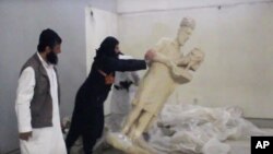 Dio petominutnog videa militanata Islamske država snimljenog u muzeju, objavljenog krajem februara ove godine