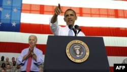 Tổng thống Hoa Kỳ Barack Obama nói chuyện với các binh sĩ tại Trại Campbell, bang Kentucky, ngày 6 tháng 5, 2011