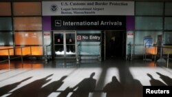 آقای دهنوی بعد از چند ساعت ماندن در فرودگاه لوگان بوستون، به ایران با پرواز قطر ایرویز بازگردانده شد. 
