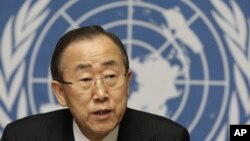 Sekjen PBB Ban Ki-moon dalam suatu konferensi pers di Jenewa (12/4).