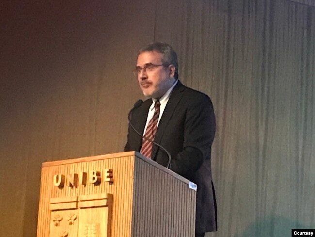Carlos Fara, analista político de CADAL, en Buenos Aires, Argentina.