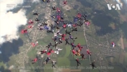 В Україні жінки-парашутистки встановили світовий рекорд. Відео