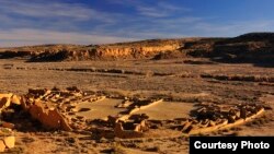 Situs-situs seperti Pueblo Bonito di utara New Mexico mencapai ukuran maksimumnya di awal tahun 1100an A.D. (Nate Crabtree Photograpy)