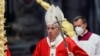 El Papa Francisco celebra misa el Domingo de Ramos, en medio de las restricciones de la enfermedad del coronavirus (COVID-19), en la Basílica de San Pedro en el Vaticano, el 28 de marzo de 2021.
