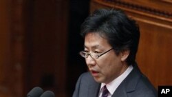 아즈미 준 일본 재무장관 (자료사진).