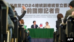 台灣民進黨總統候選人賴清德與副總統候選人蕭美琴2024年1月9日召開國際記者會。（法新社）